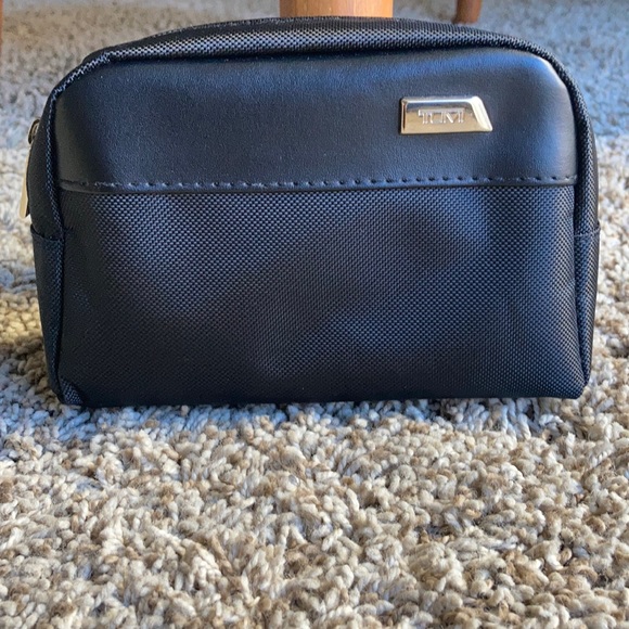 Tumi Other - Tumi toiletry bag